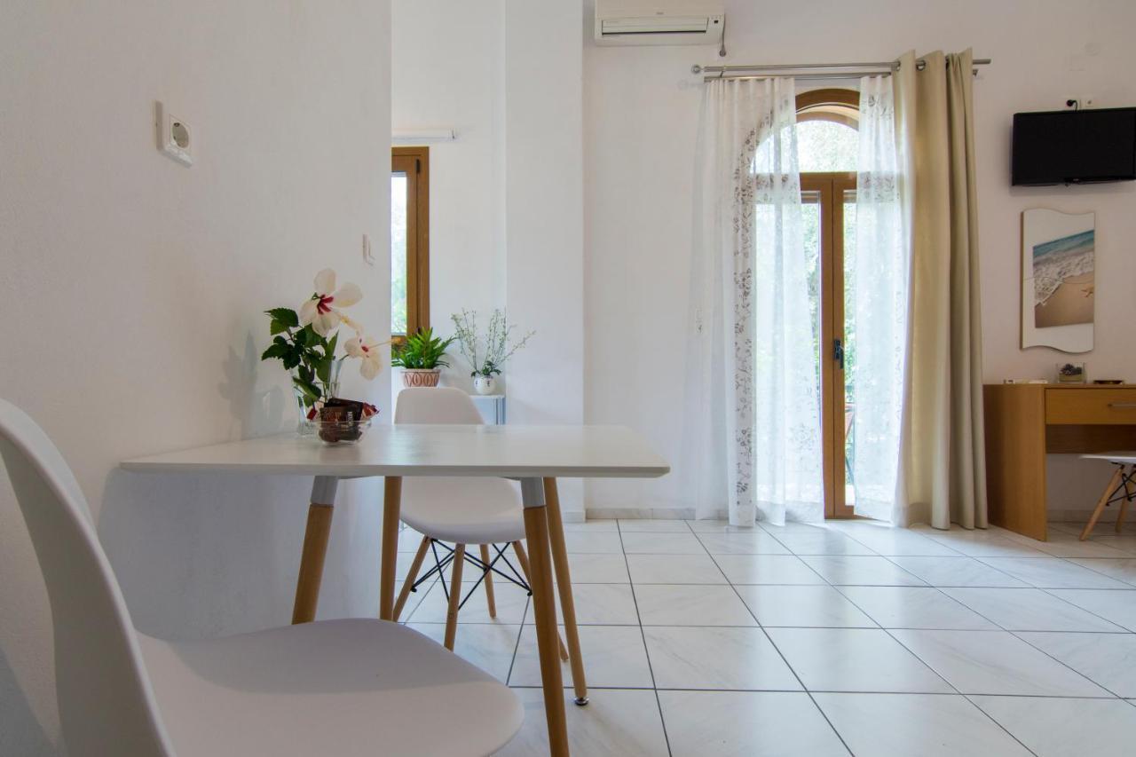 Natsios Apartments Vlachopoulátika Zewnętrze zdjęcie
